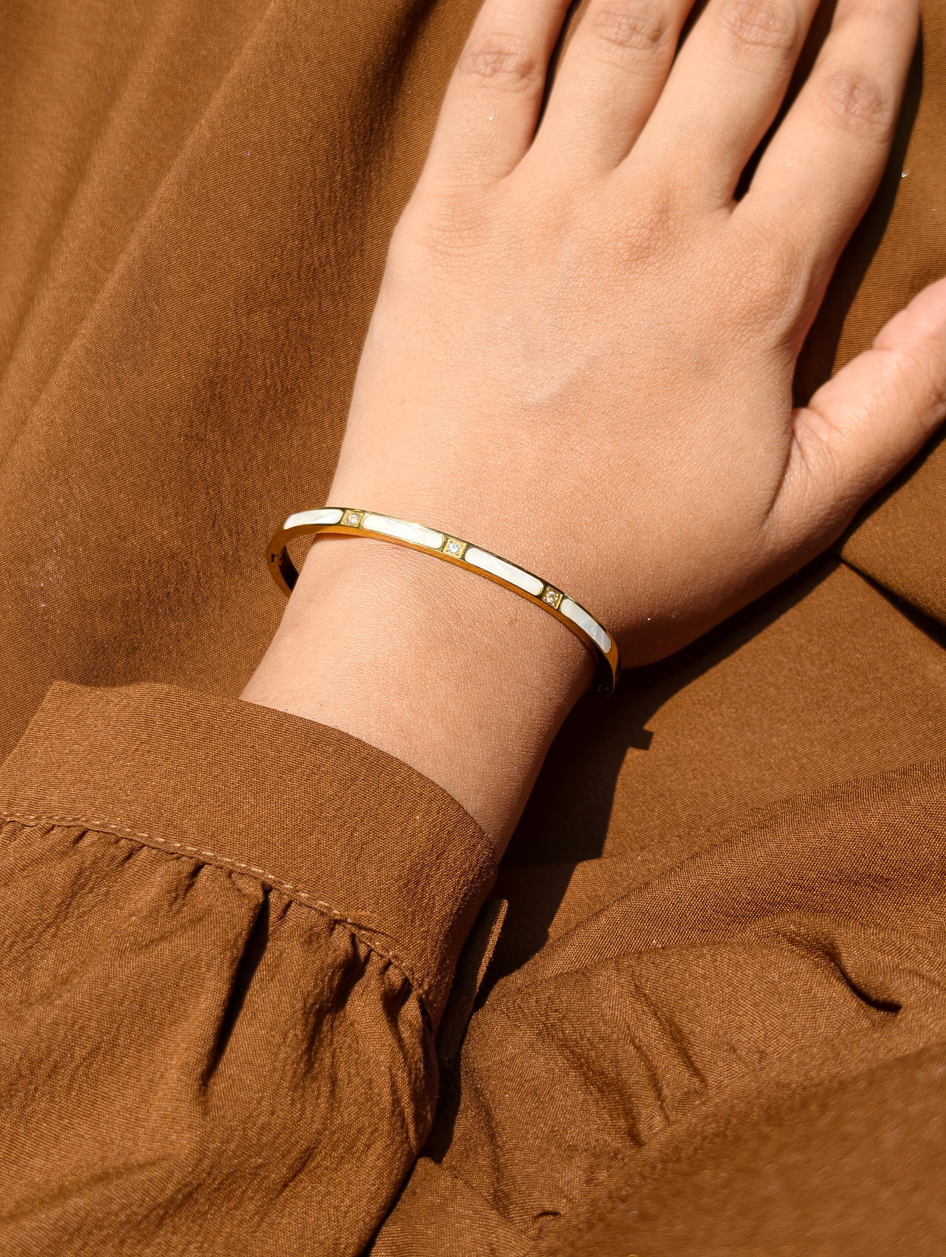 Ivory Gleam Bangle