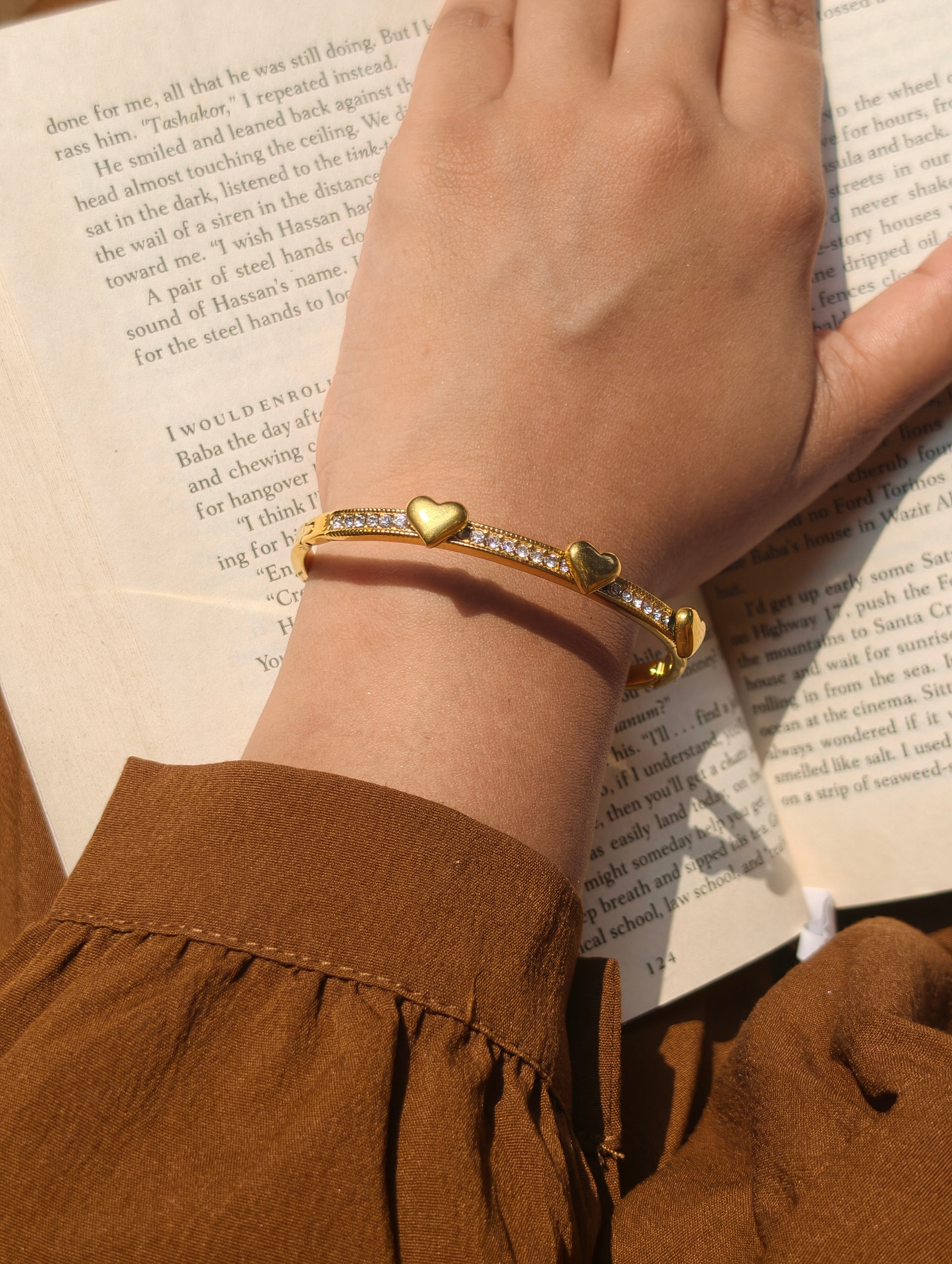Eternal Heart Glow Bangle