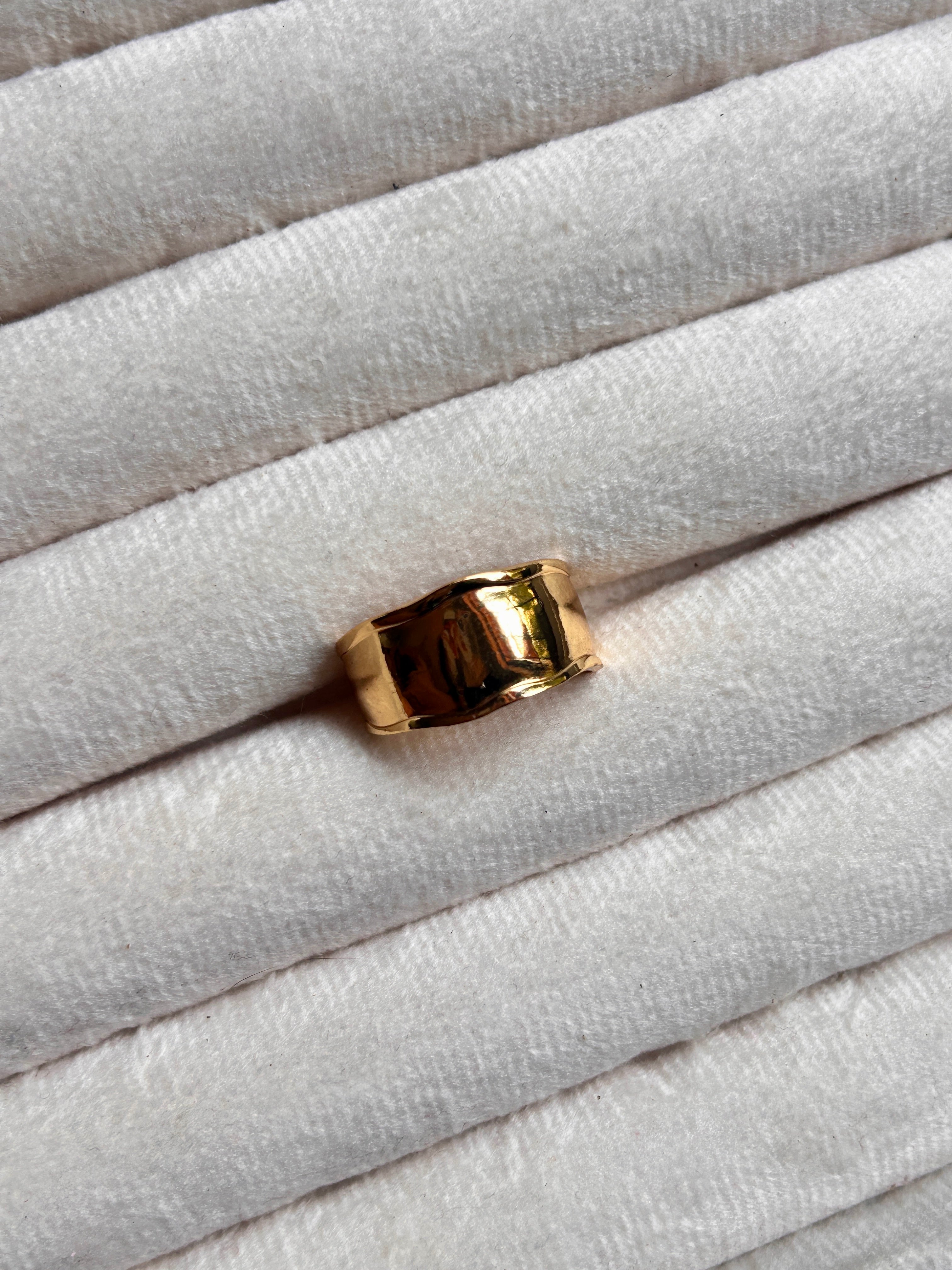 Aura Melt Ring