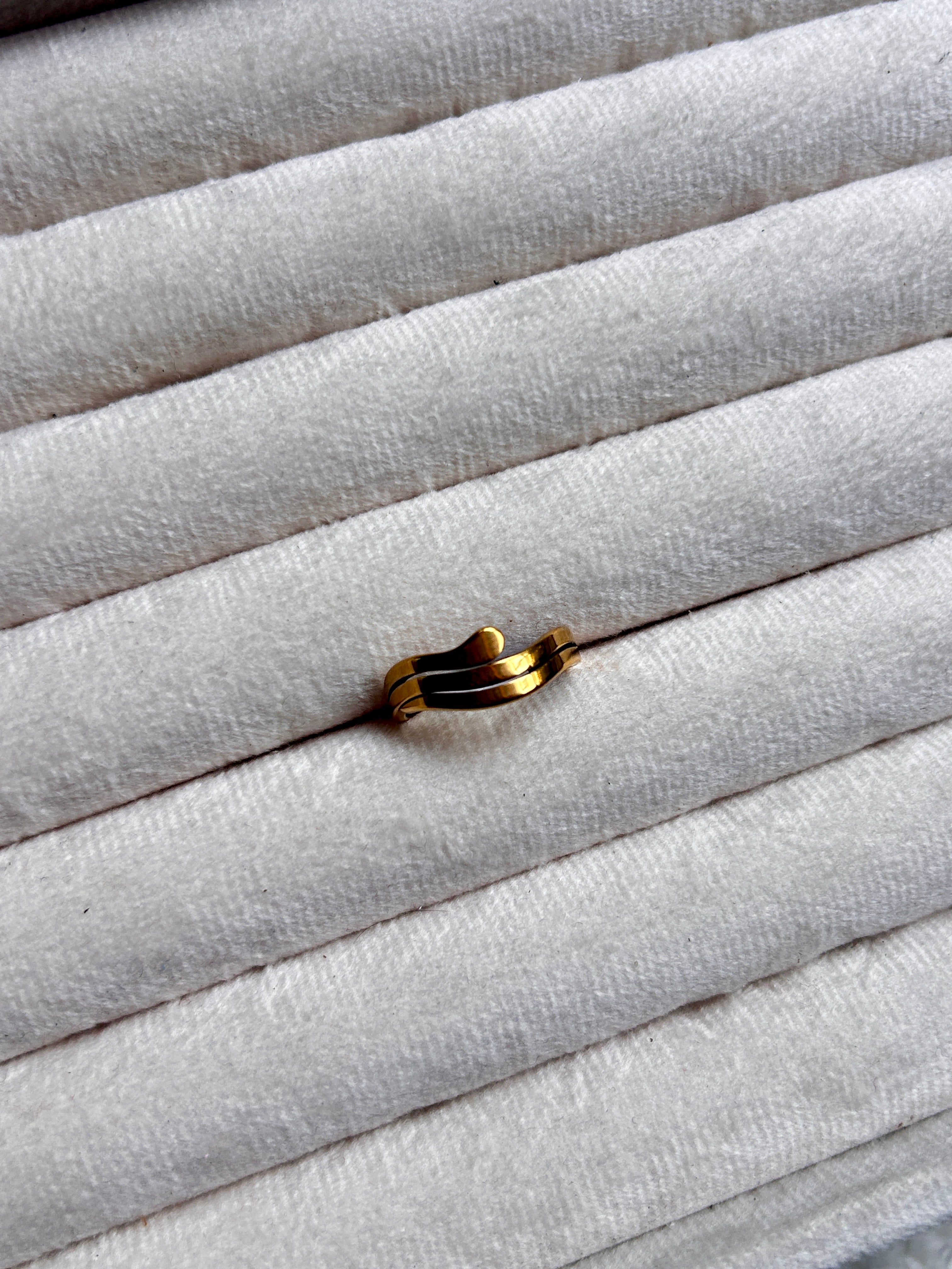 Ripple Band Ring