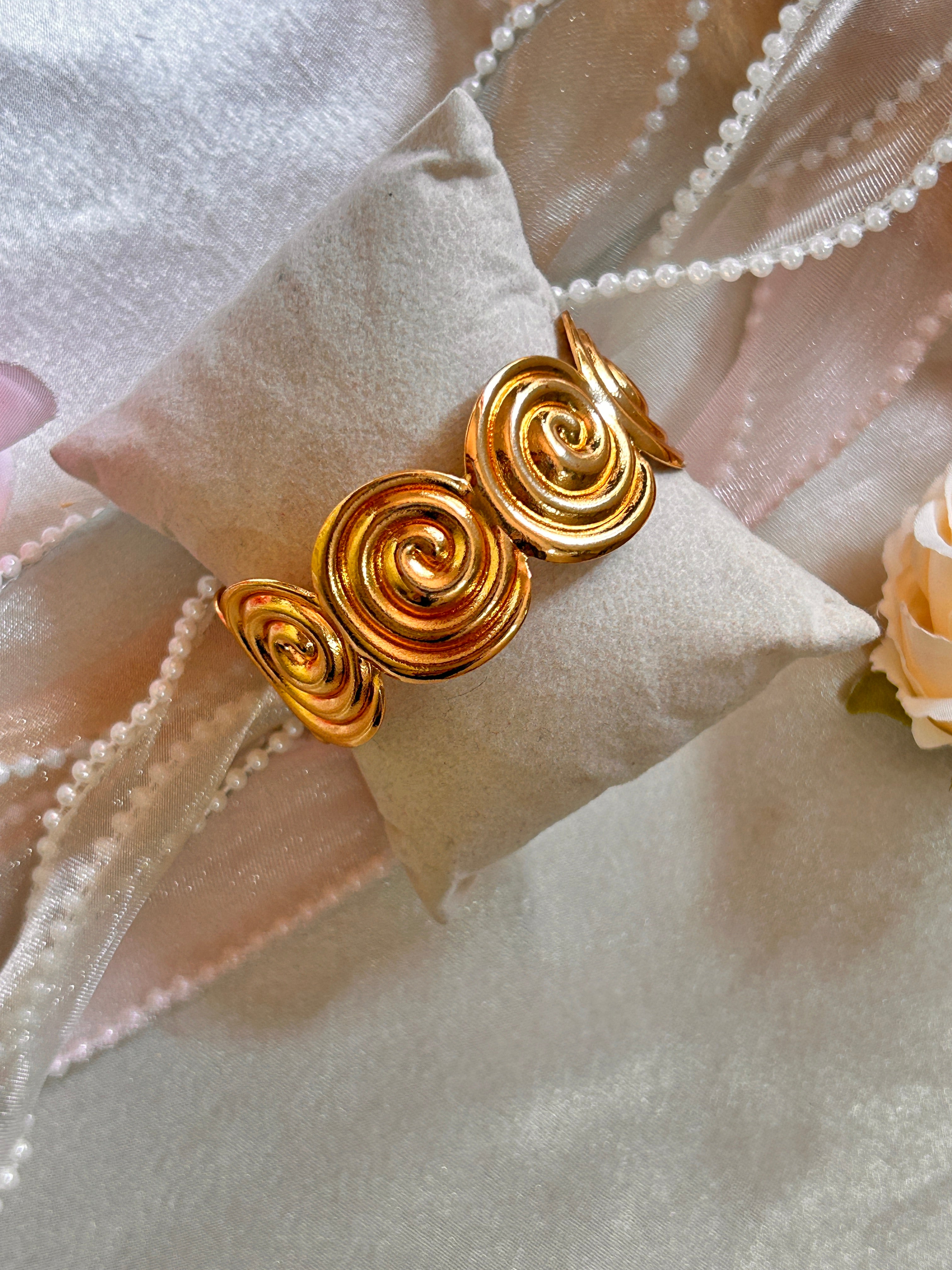 NOVA Cuff