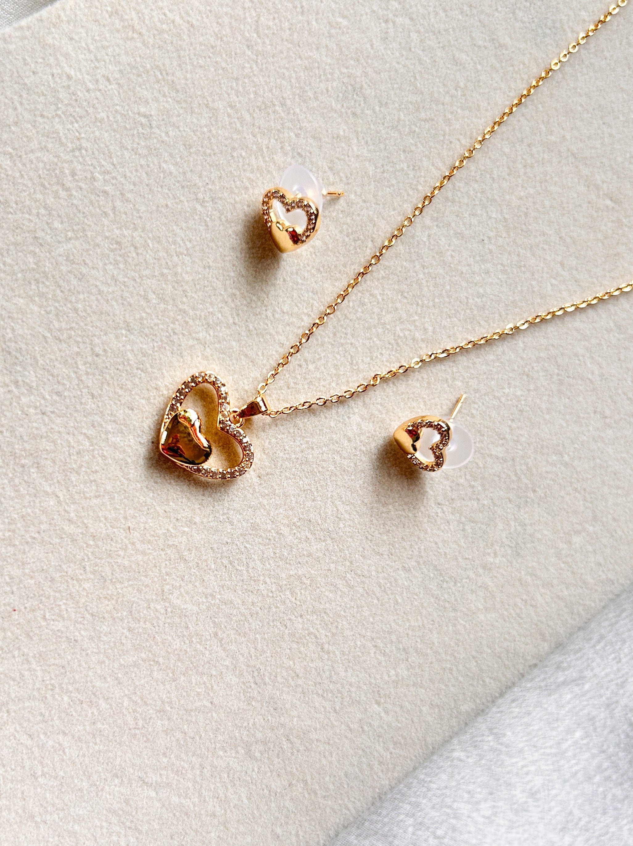 ZAREEN Noor Heart Necklace set