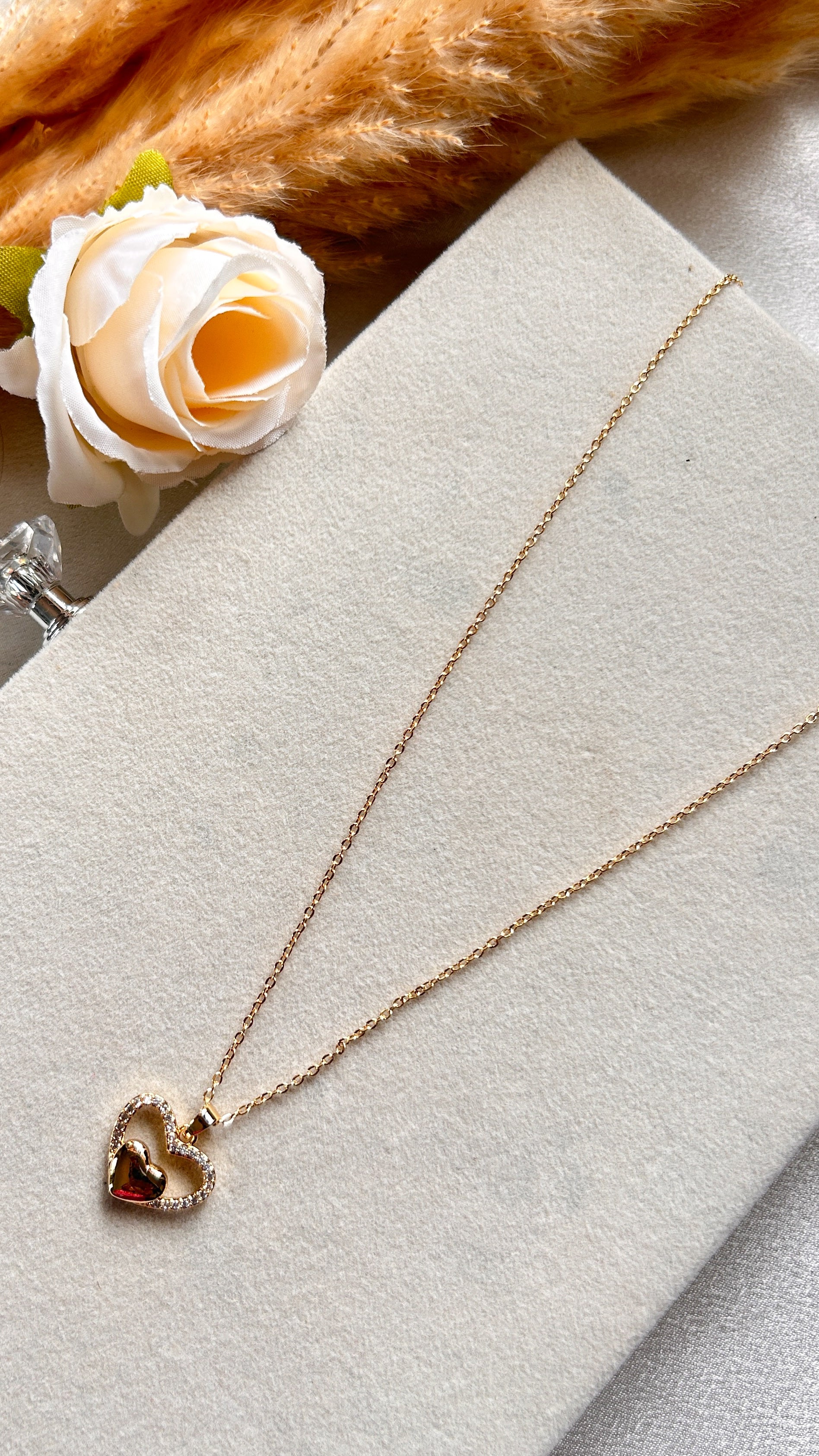 ZAREEN Noor Heart Necklace set