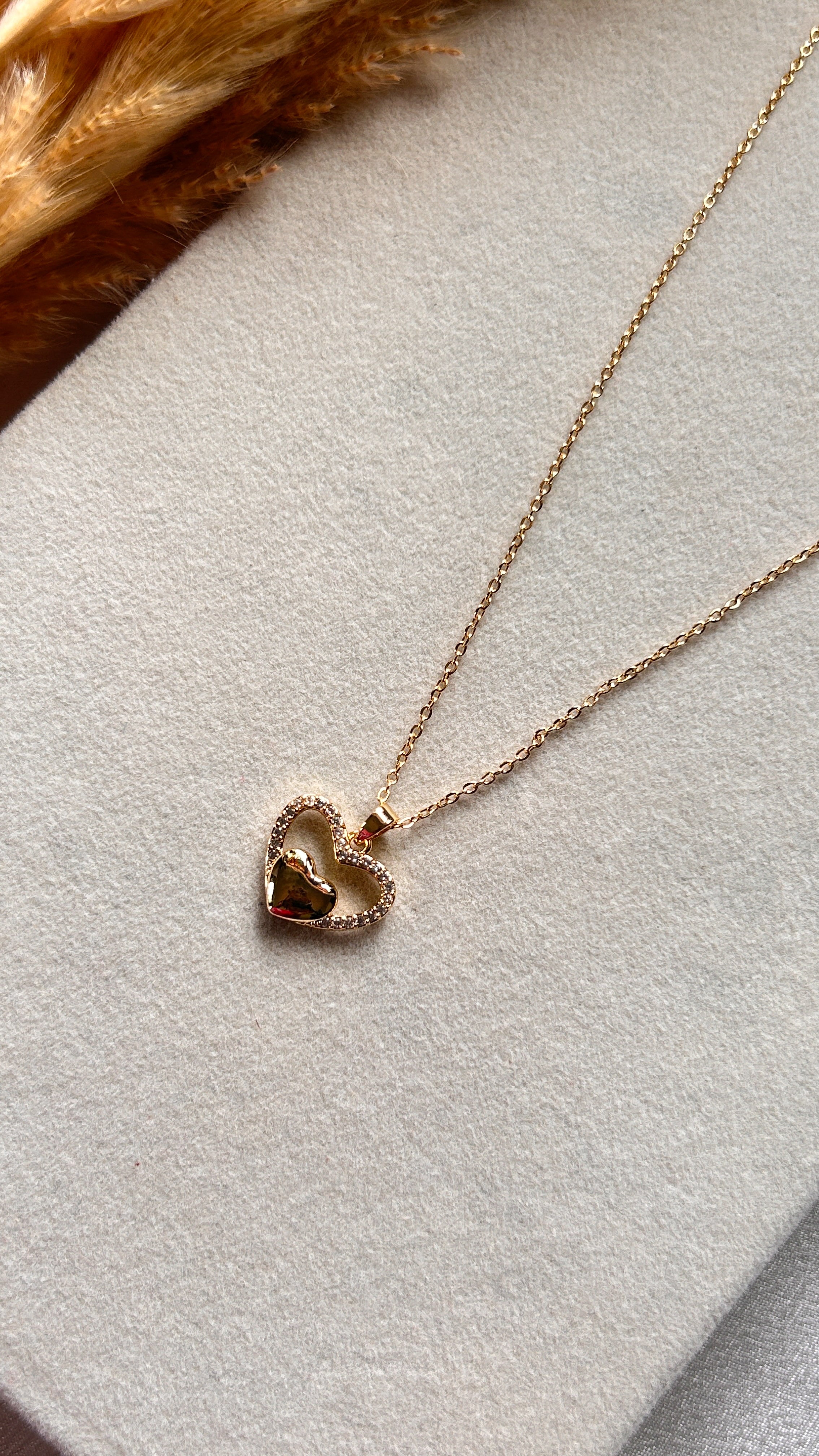 ZAREEN Noor Heart Necklace set